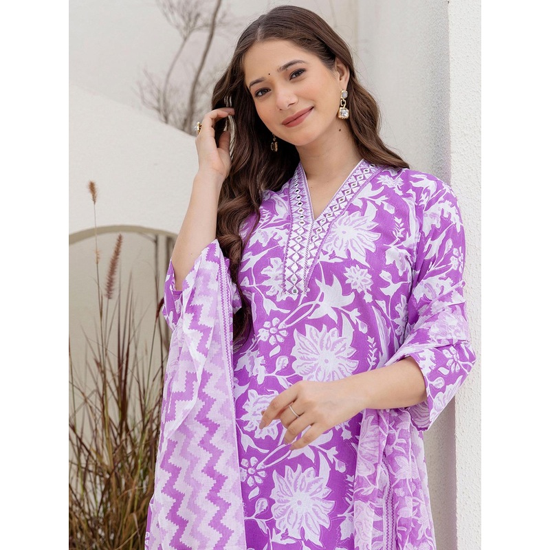 SKYLEE Women Floral Printed Regular Sequinned Kurta with Trousers & Dupatta