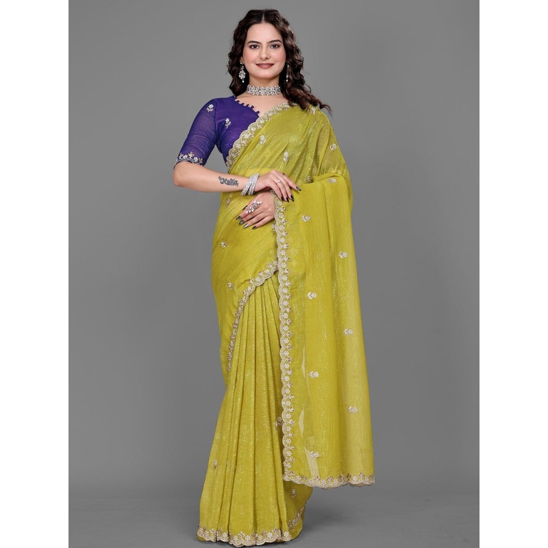 DIVASTRI Crunchy Chiffon Saree With Embrodiery Work And Contrast Blouse Piece