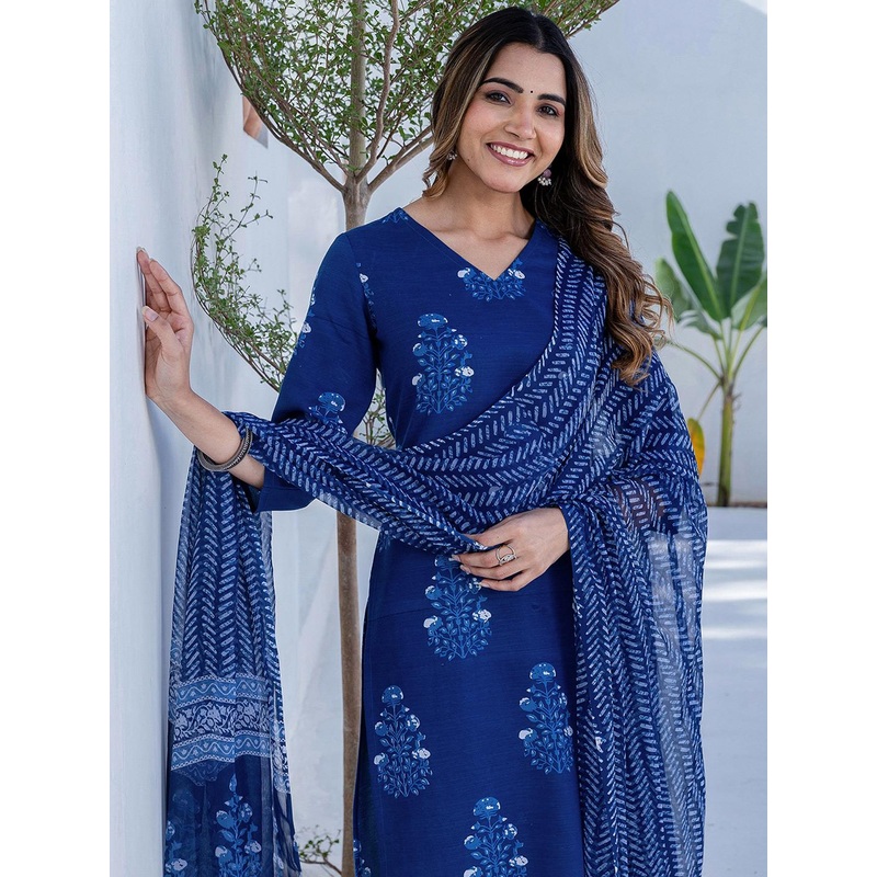 SKYLEE Floral Printed V-Neck Straight Kurta With Trousers & Dupatta