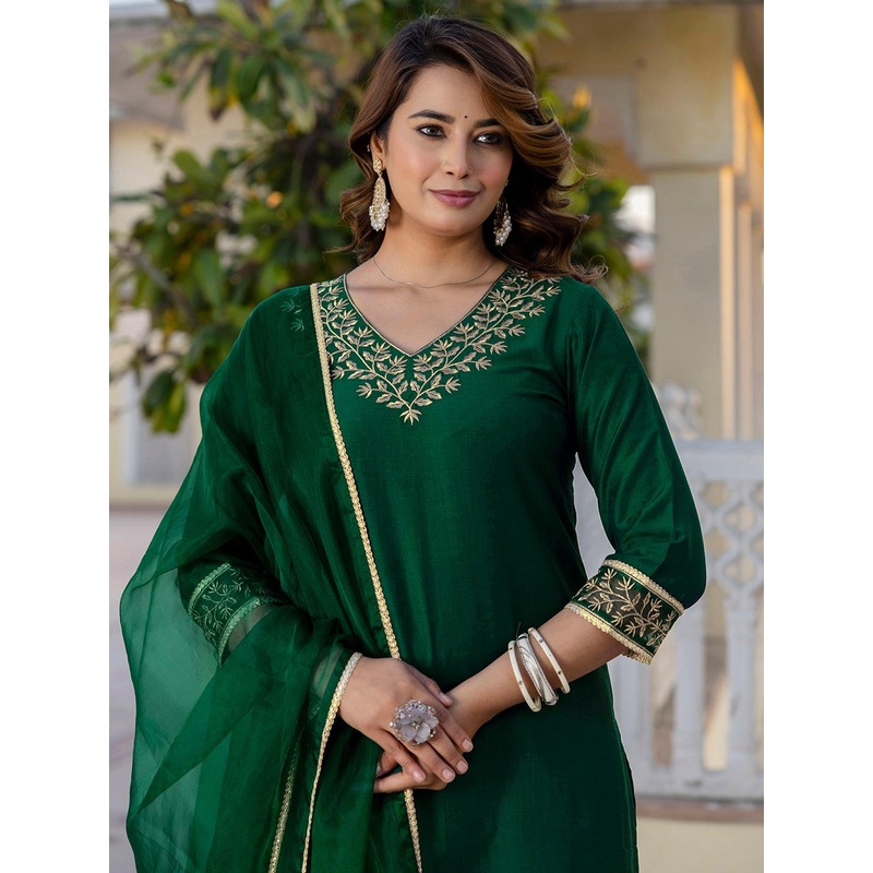 SKYLEE Women Ethnic Motifs Embroidered Kurta with Trousers & With Dupatta