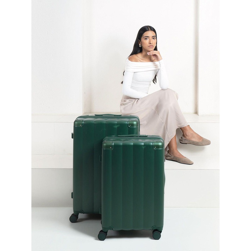 Assembly Iris Biege Set of 2 Trolley Bag 24 & 28 Inches with 3 Packing Organisers