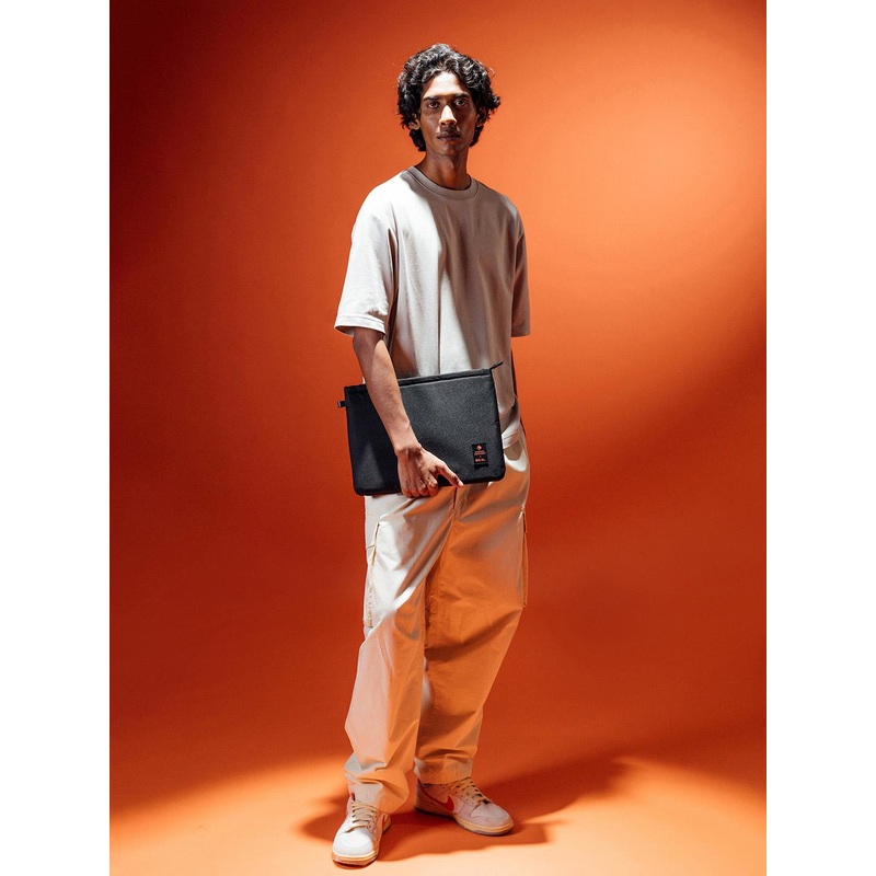 DailyObjects Unisex Monkey Shoulder x DO Black Skipper Sleeve Large