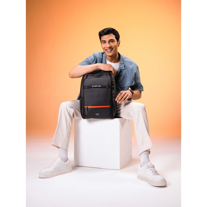 Nasher Miles Unisex Brooklyn 30L Polyester Overnighter Multipurpose Laptop Backpack