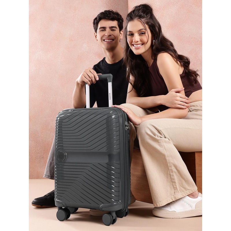 The Roadster Life Co. 360-Degree Rotation Hard Case Cabin Trolley Bag – 45.54 L