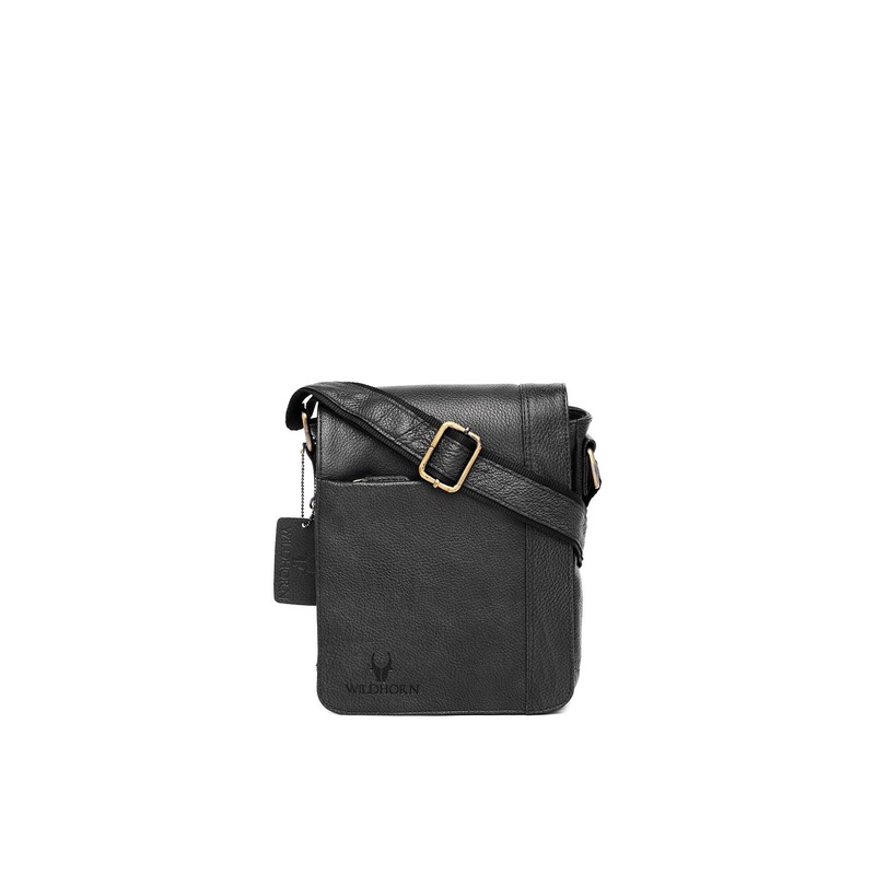 WildHorn Men Black Textured Messenger Bag