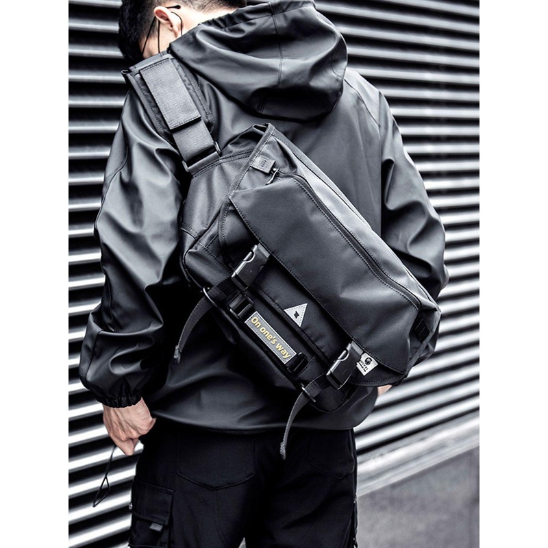 Mast & Harbour Men Laptop Bag With Zip Closure