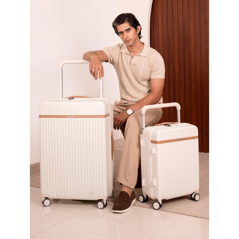 Assembly Rover White Set of 2 Premium Trolley Luggages 20 & 28 Inches