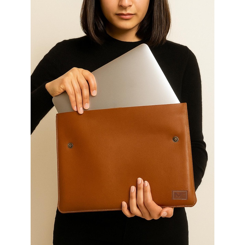 MaheTri Unisex Macbook Sleeve – Tan