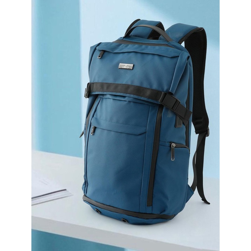 THE CLOWNFISH Expedition Unisex Ergonomic Backpack with USB Charging Port