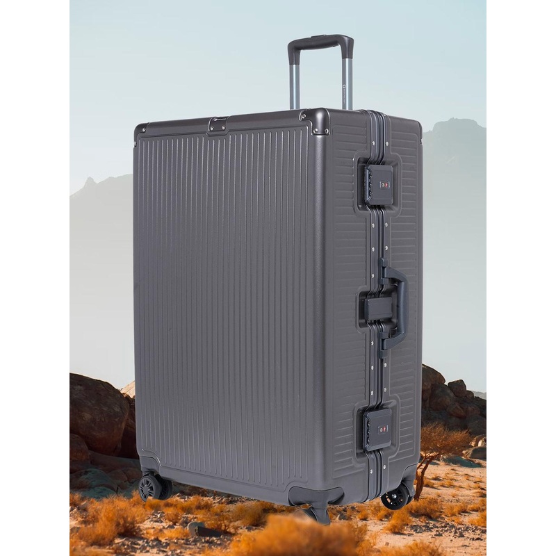 SWISS MILITARY Hard Sided Large Trolley Bag – 136 L