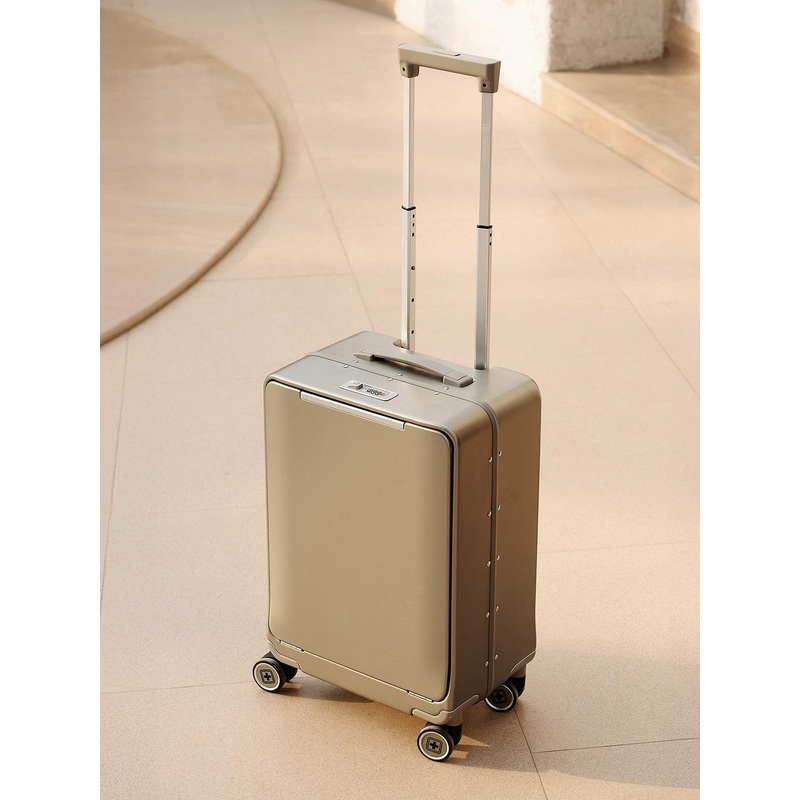 SWISS MILITARY THAMES Hard-Sided Cabin Trolley Suitcase