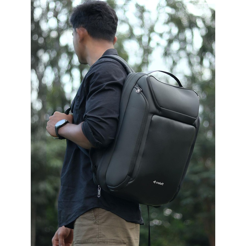 Craloft Unisex 26 Litres Backpack with USB Charging Port