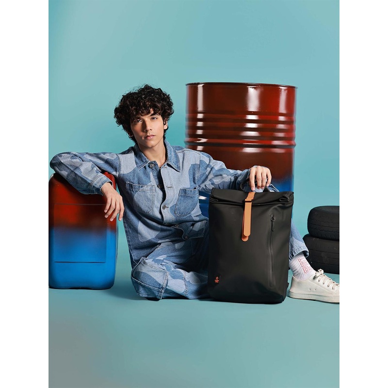 Nasher Miles Chelsea 28 L Water Resistant Top-Open Padded, Polyurethane Laptop Backpack