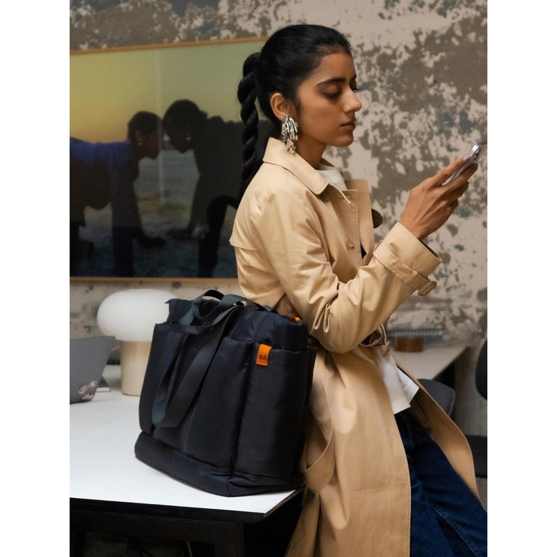 DailyObjects Unisex Solid Swagger Handheld Bag