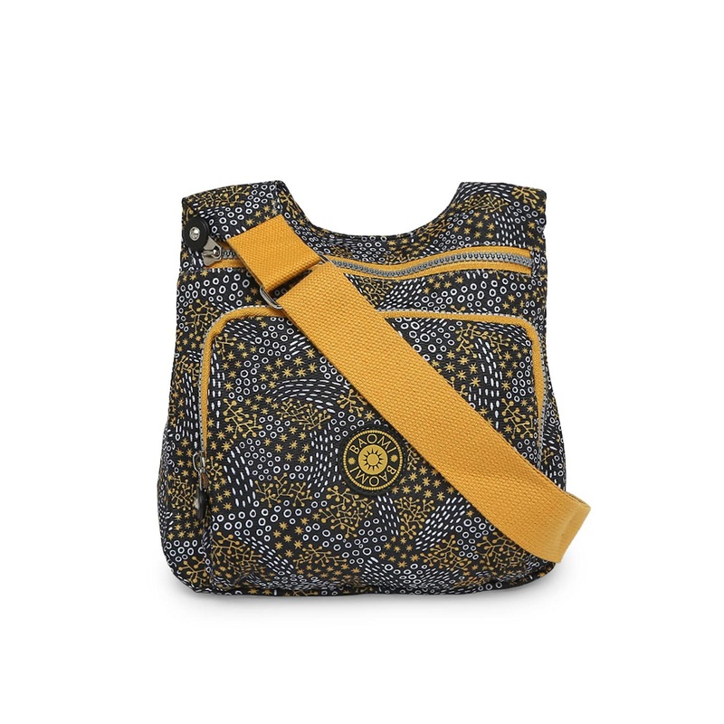 BAOMI Black Geometric Printed Swagger Handheld Bag