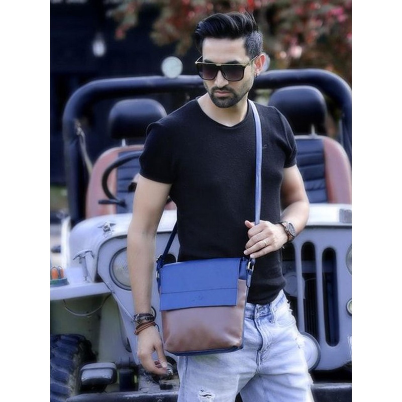 yelloe Men Colourblocked Messenger Bag