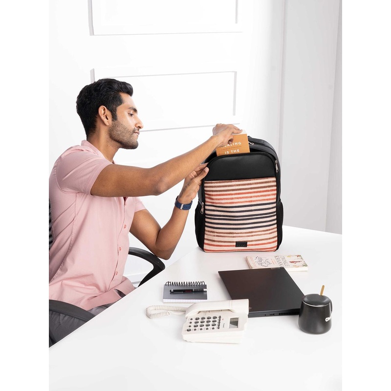 ZOUK Qutub Stripes Men Statement Backpack