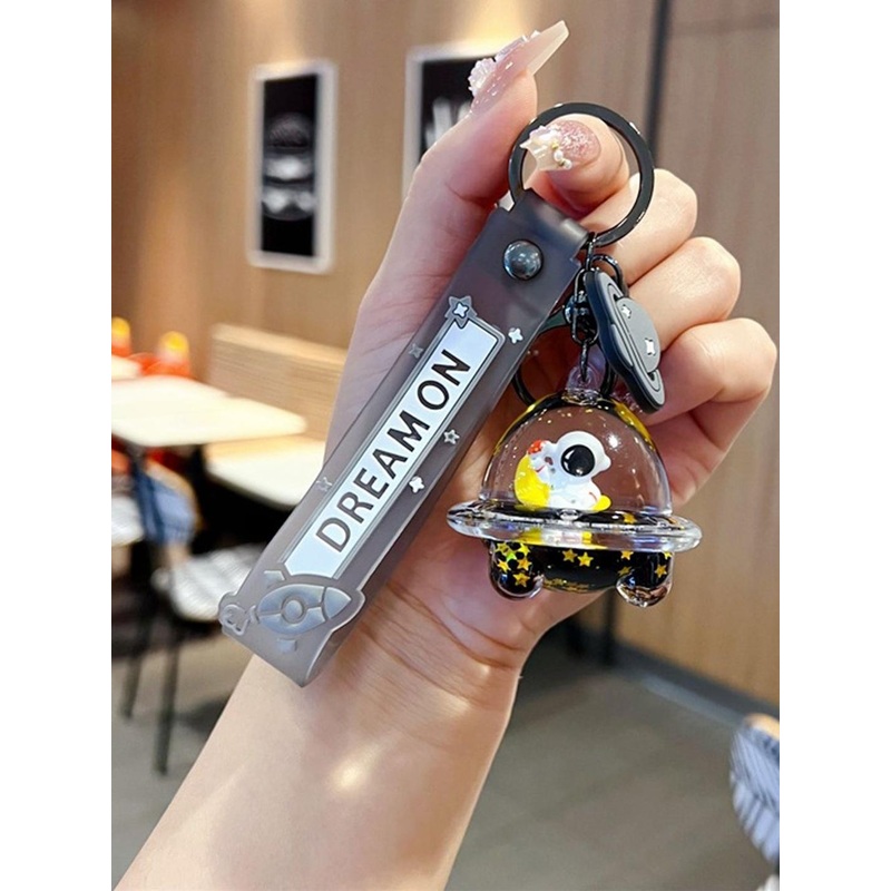 DEALSEVEN FASHION Unisex Ezliving Spaceman Key Chain