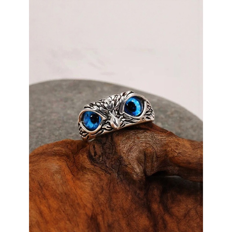 Teeragaj Unisex Stainless Steel Textured Artificial Stones Studded Finger Ring