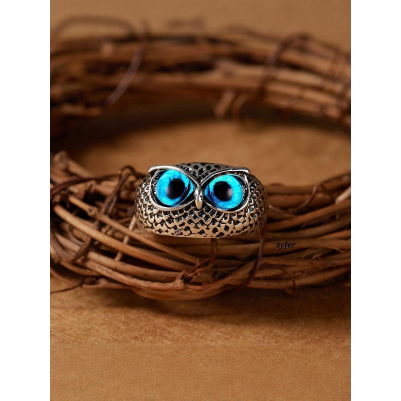 Teeragaj Stone-Studded Owl Finger Ring