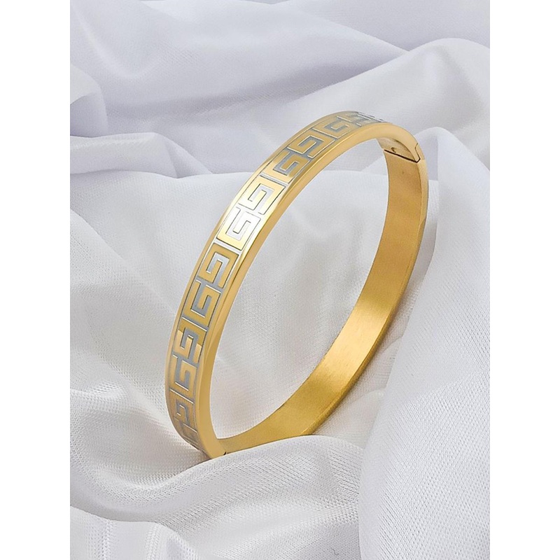 Saizen Men Handcrafted Gold-Plated Kada Bracelet