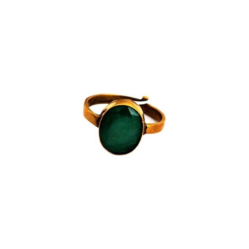 RAVIOUR LIFESTYLE Emerald Stone Studded Gold Plated Ring
