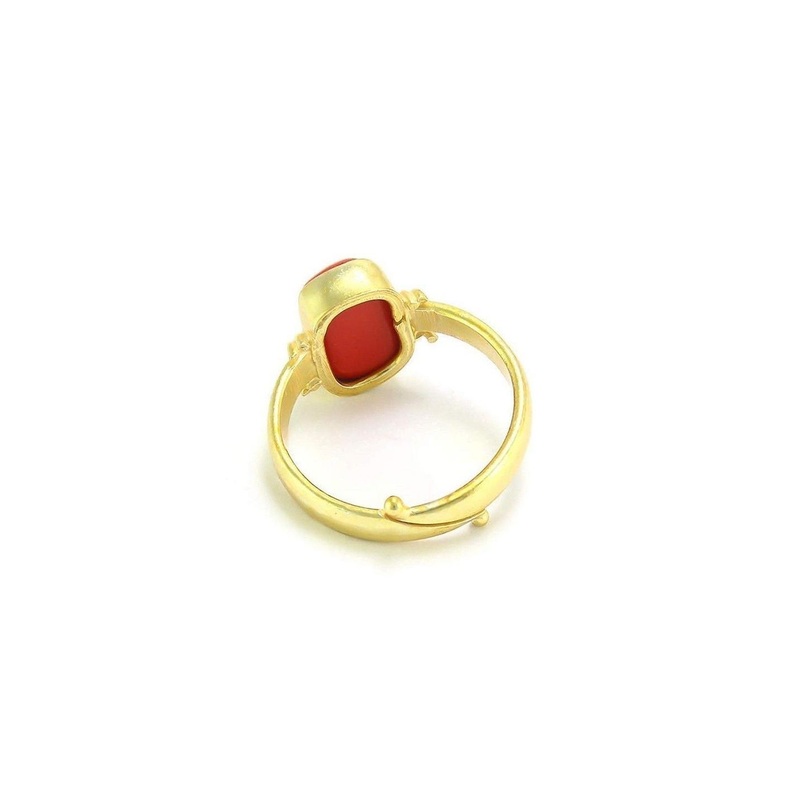 RAVIOUR LIFESTYLE Gold Plated 5.25 Ratti Moonga Studded Finger Ring
