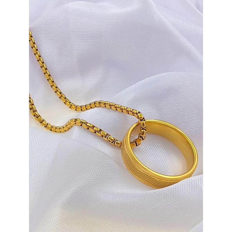 Saizen Men Stainless Steel Gold-Plated Circular Pendant With Chain