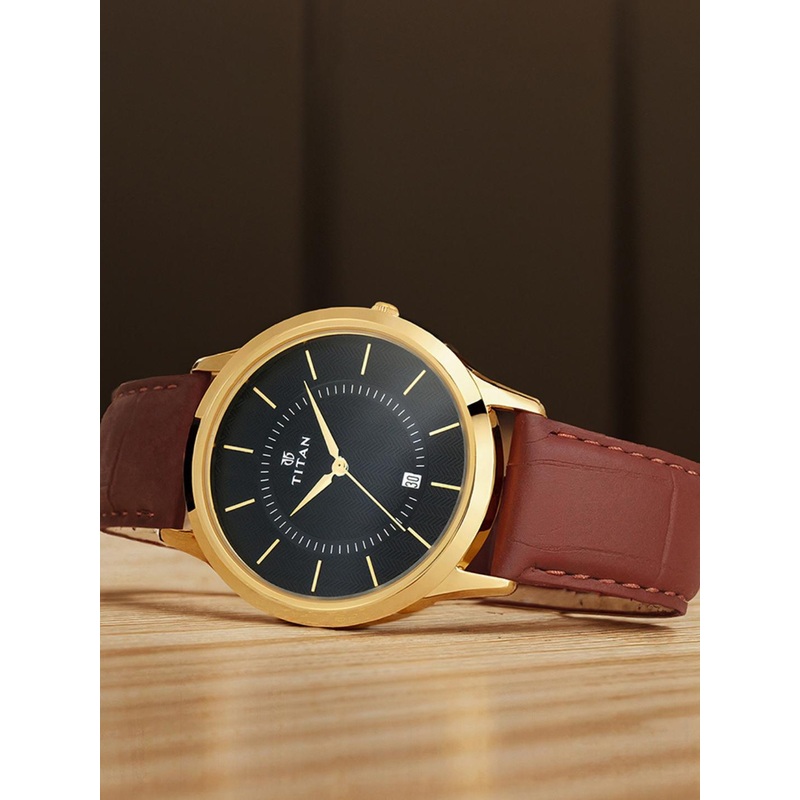 Titan Men Black Analogue Watch