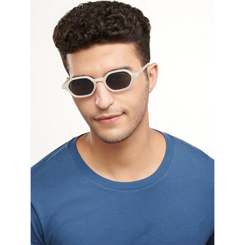 Vincent Chase by Lenskart Unisex Black Geometric Sunglasses with Polarised & UV Protected Lens 201182