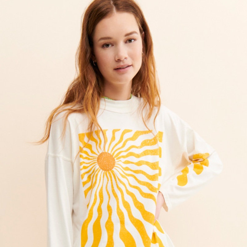 Sun Rays Graphic Tee