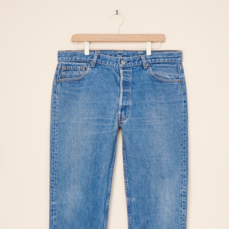 Vintage Medium Wash Levi’s Jeans