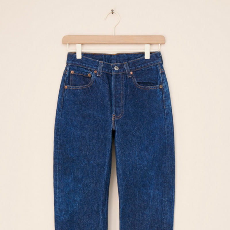 Vintage Dark Wash Straight Levi’s Jeans